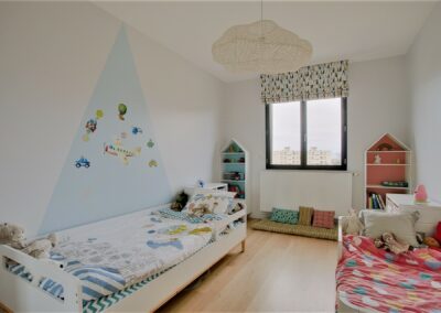 TRANSFORMATION D’UNE CHAMBRE D’ENFANT À DÉCINES-CHARPIEU